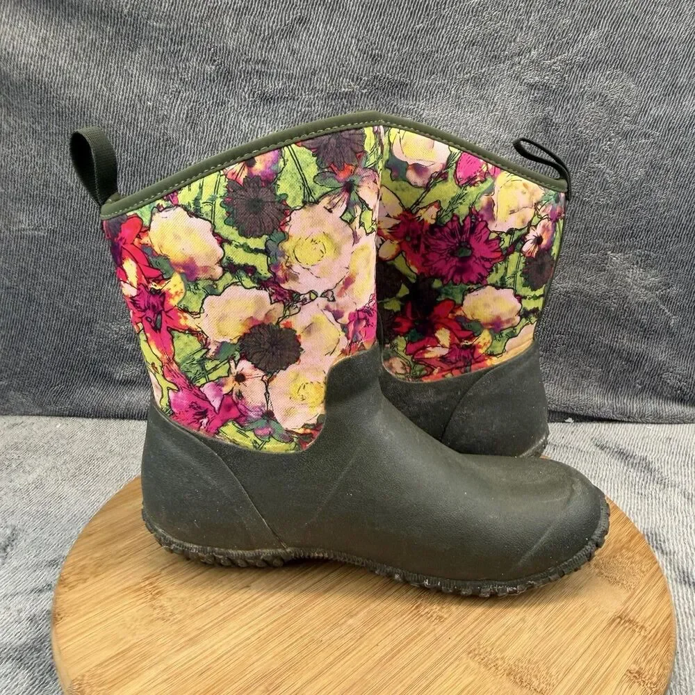 Muck Boots construction intact style